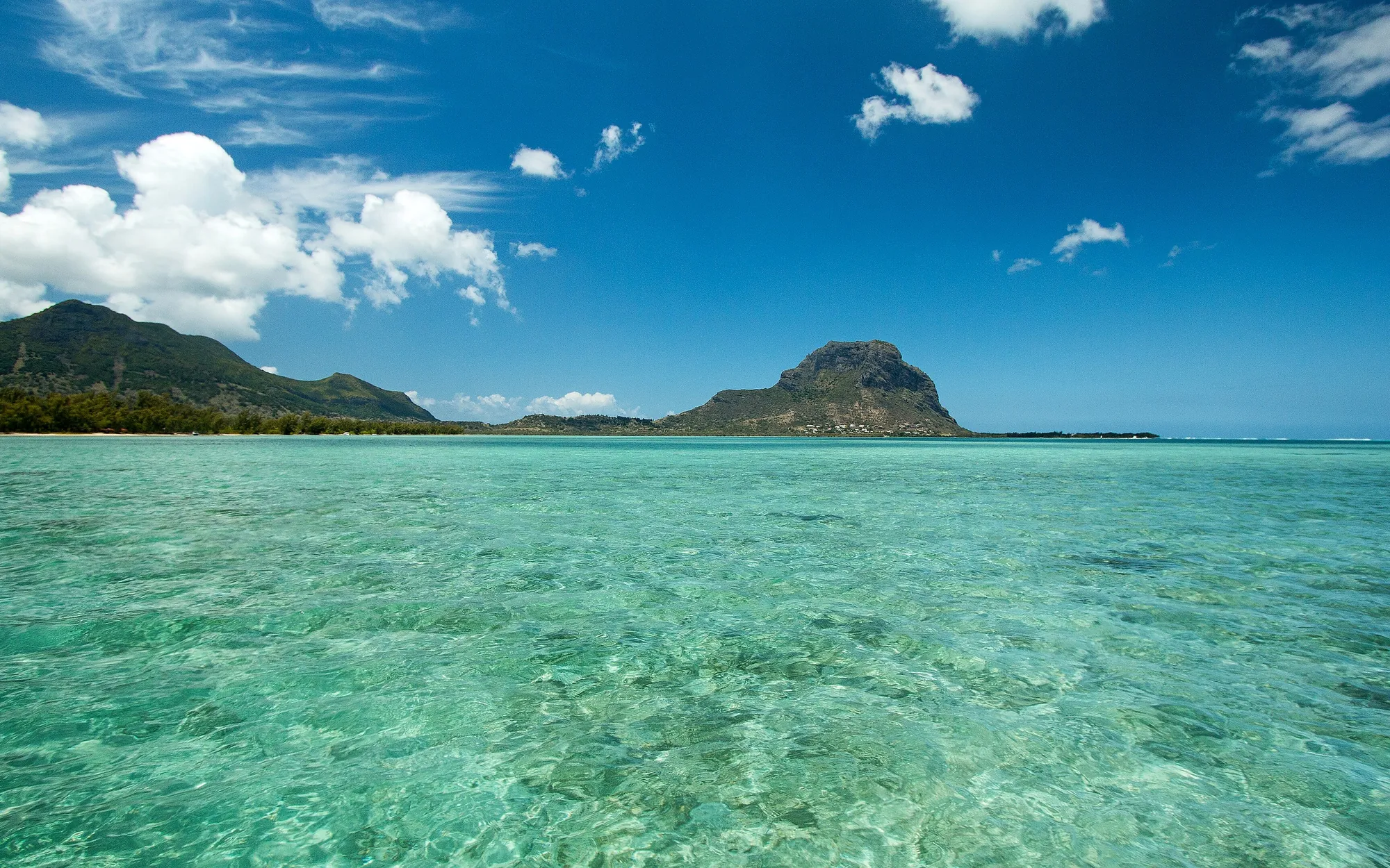 Île aux Bénitiers and the west coast lagoon